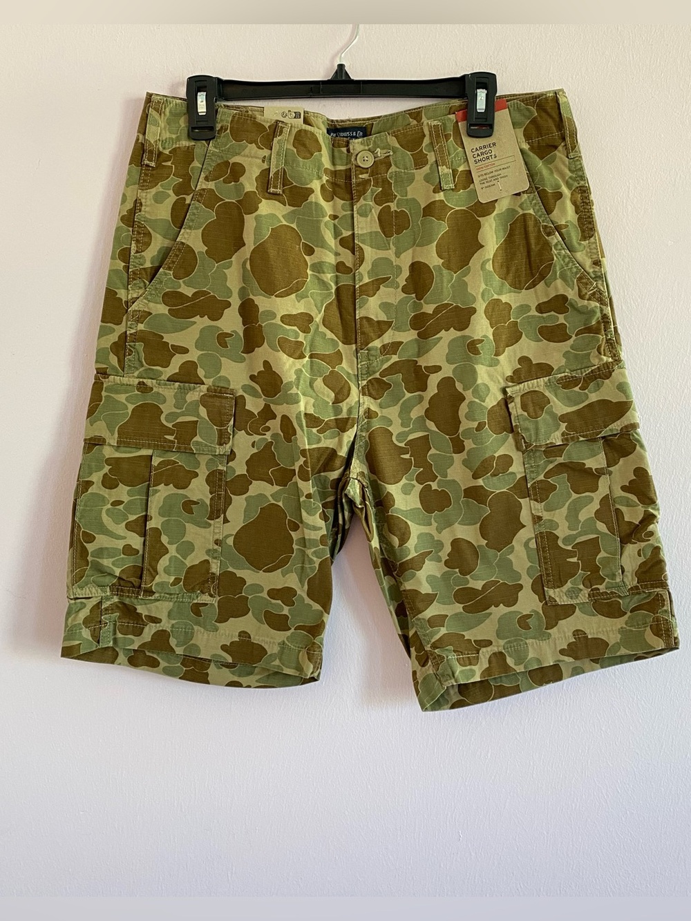 NEW Levi's Men's Camo Cargo Shorts - Olive & Khaki size 34
